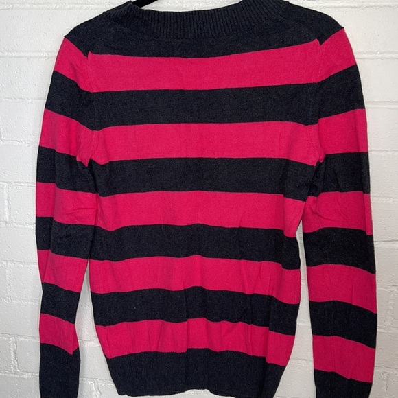 🦋3/40 GAP V-Neck Sweater (M) - Picture 6 of 6